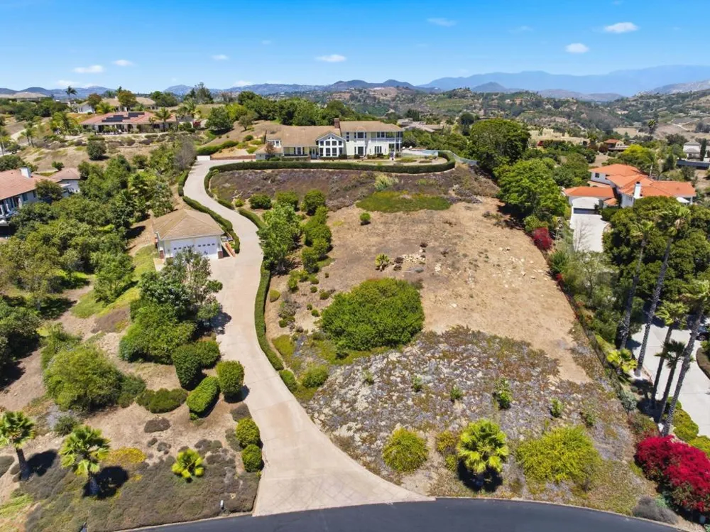 2292 Dos Lomas Fallbrook, CA 92028