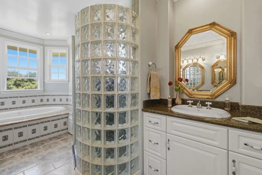 2292 Dos Lomas Fallbrook, CA 92028