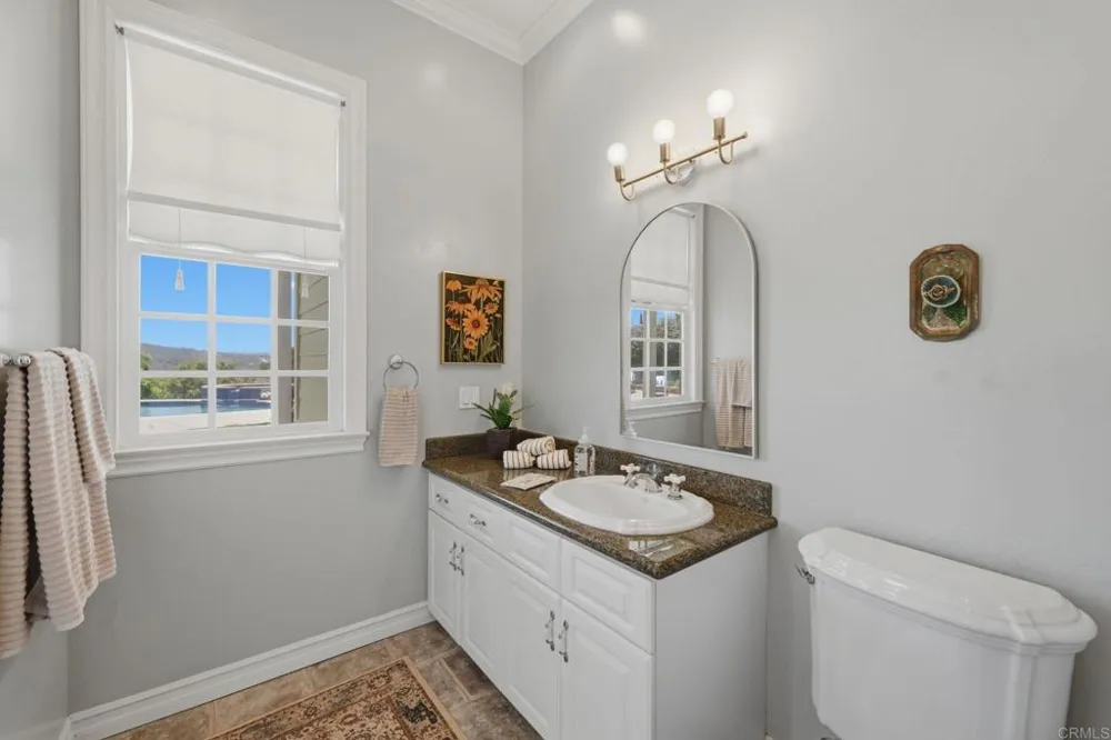 2292 Dos Lomas Fallbrook, CA 92028