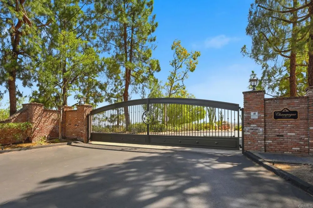 2292 Dos Lomas Fallbrook, CA 92028