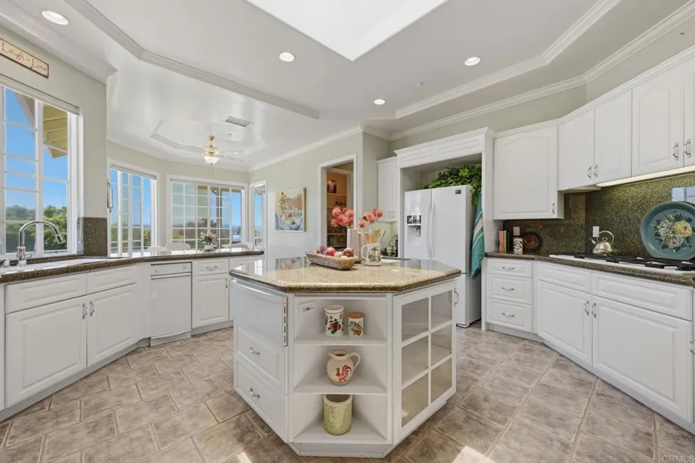 2292 Dos Lomas Fallbrook, CA 92028