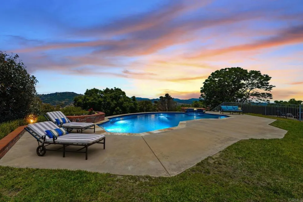 2292 Dos Lomas Fallbrook, CA 92028