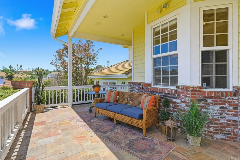 2292 Dos Lomas Fallbrook, CA 92028