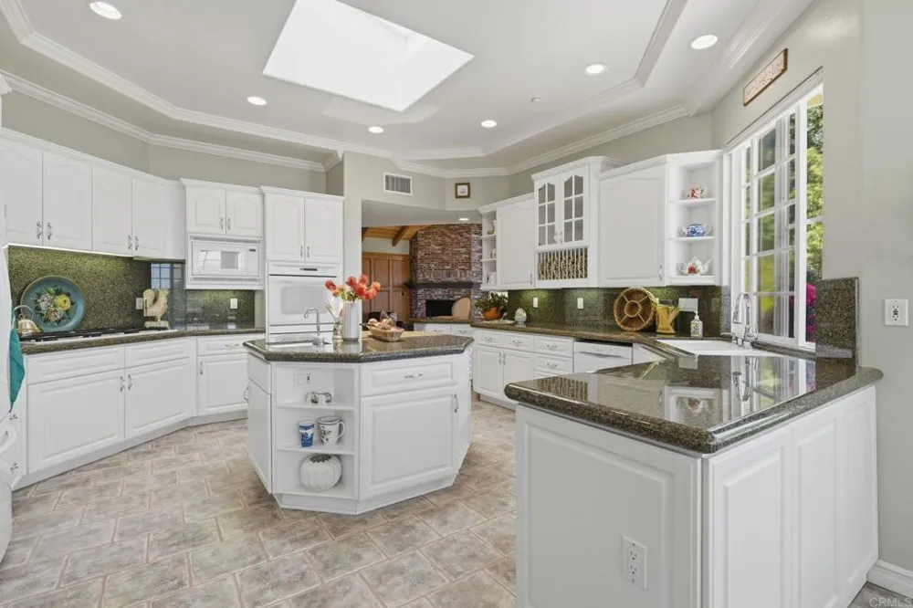 2292 Dos Lomas Fallbrook, CA 92028