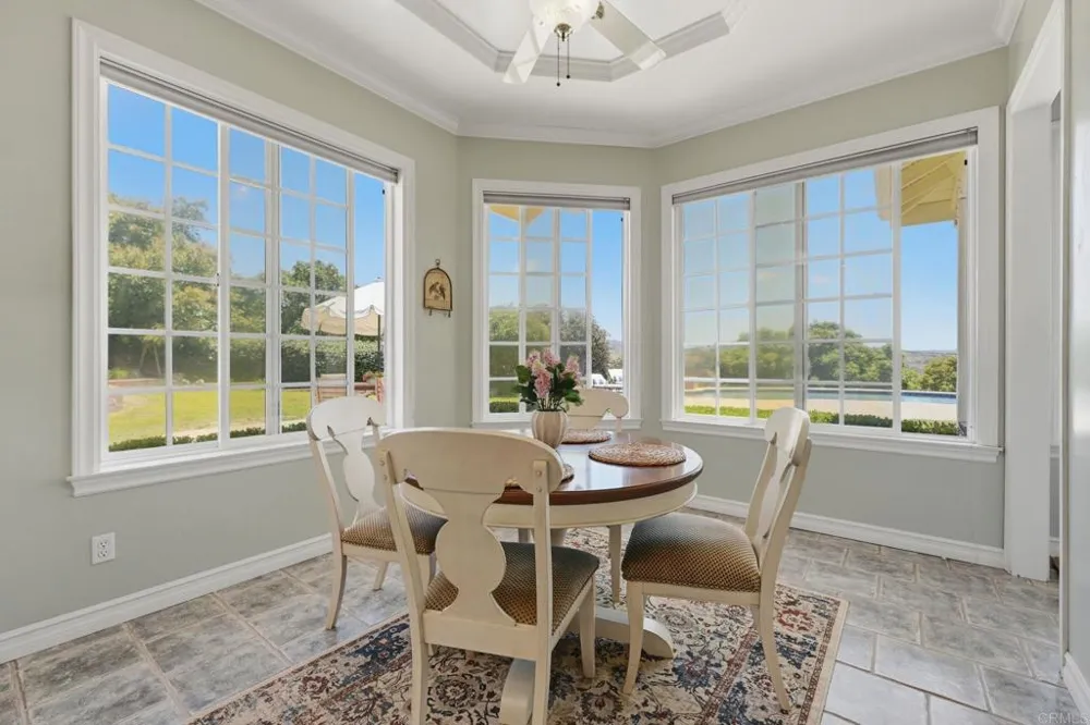 2292 Dos Lomas Fallbrook, CA 92028