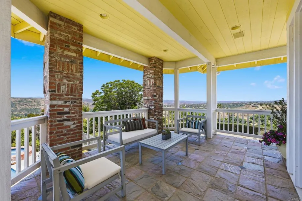 2292 Dos Lomas Fallbrook, CA 92028
