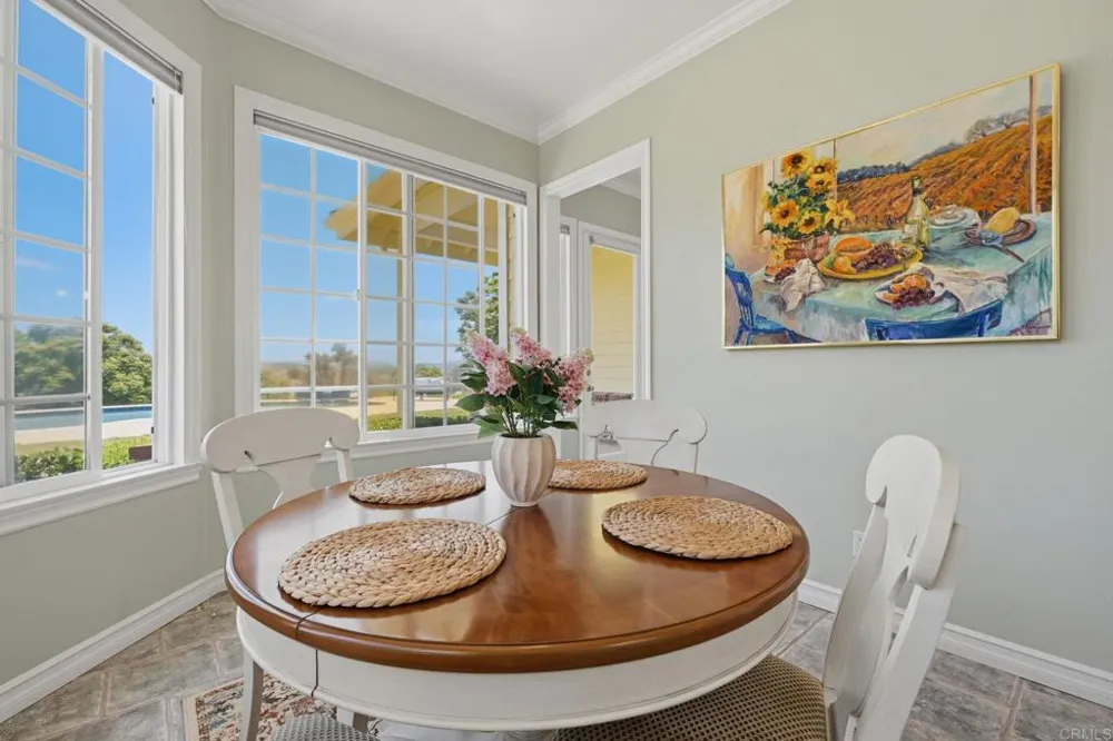 2292 Dos Lomas Fallbrook, CA 92028