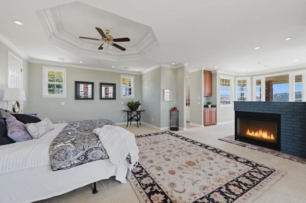 2292 Dos Lomas Fallbrook, CA 92028