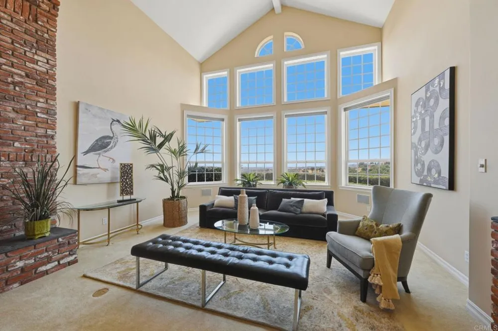 2292 Dos Lomas Fallbrook, CA 92028