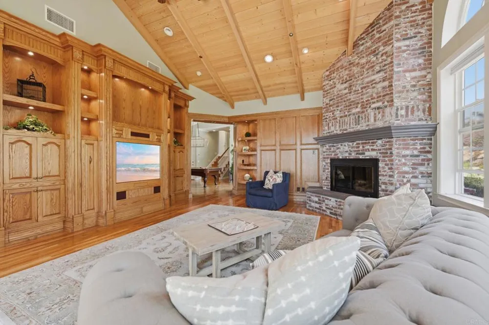 2292 Dos Lomas Fallbrook, CA 92028