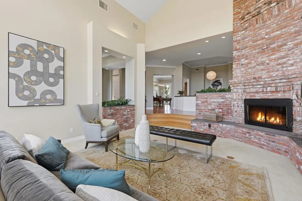 2292 Dos Lomas Fallbrook, CA 92028