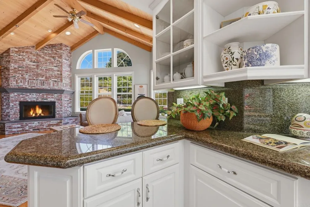 2292 Dos Lomas Fallbrook, CA 92028
