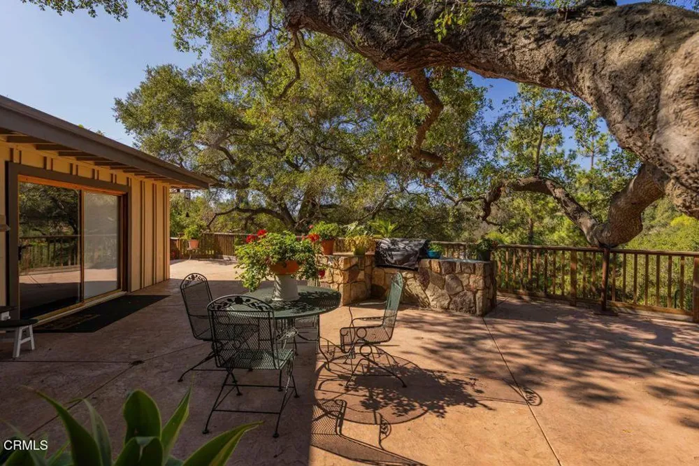 10681 Encino Drive Oak View, CA 93022