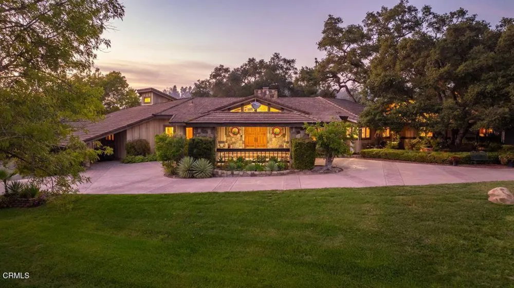10681 Encino Drive Oak View, CA 93022