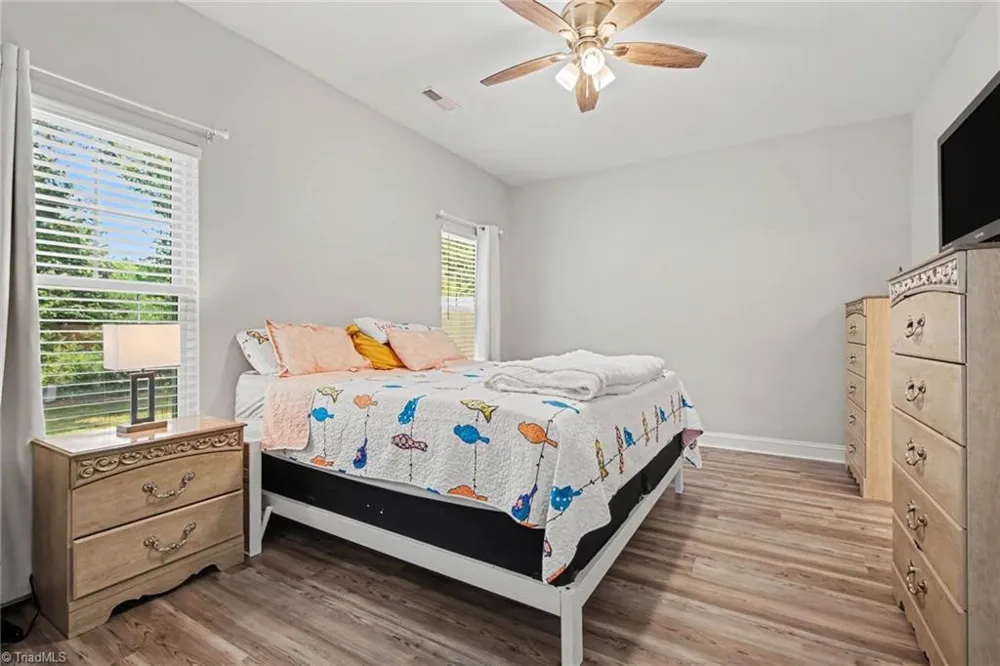 694 W Lee Avenue Yadkinville, NC 27055