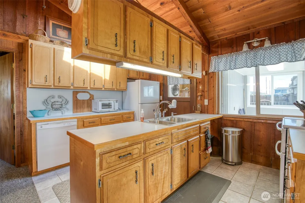 48571 Pacific Avenue Moclips, WA 98571