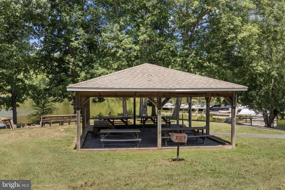 249 DERBY LANE Louisa, VA 23093