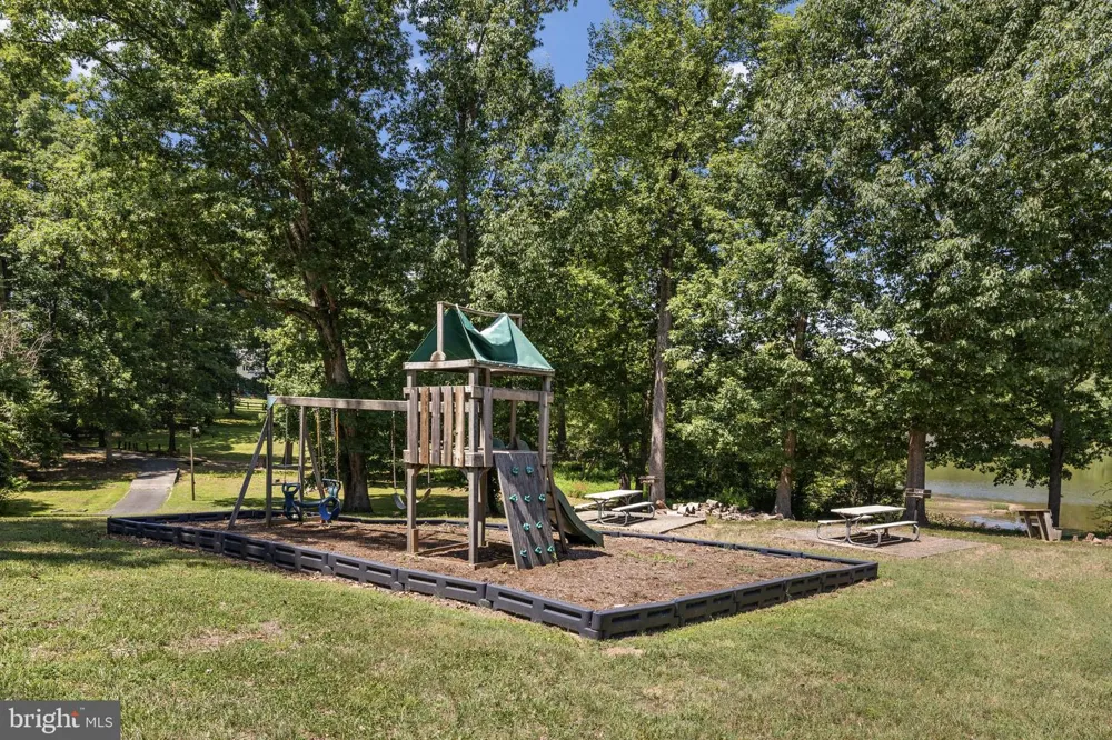 249 DERBY LANE Louisa, VA 23093
