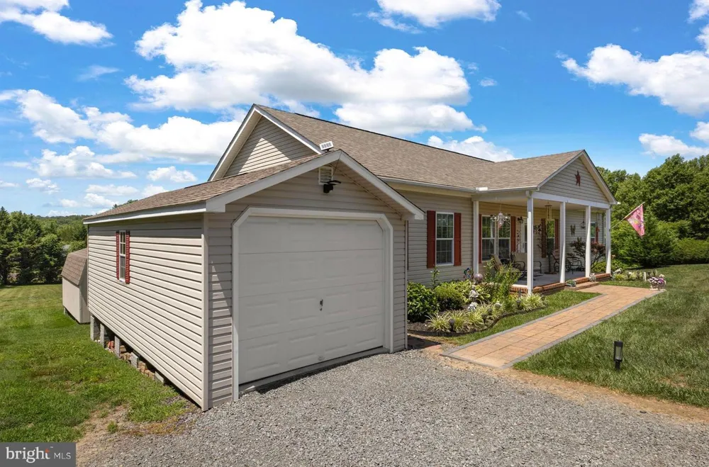 249 DERBY LANE Louisa, VA 23093