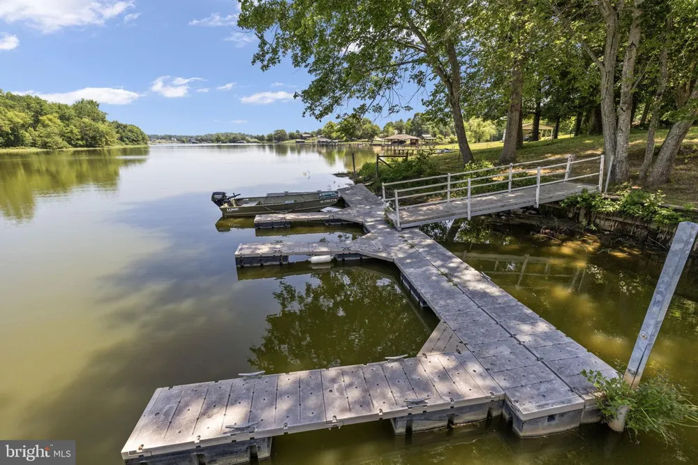 249 DERBY LANE Louisa, VA 23093