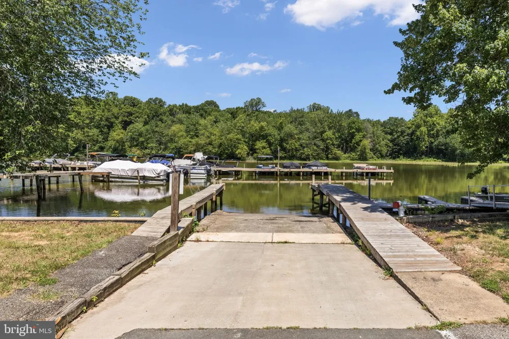 249 DERBY LANE Louisa, VA 23093