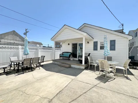 148 E Burk Avenue