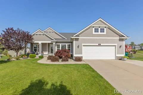 1011 Dreamfield Drive SE