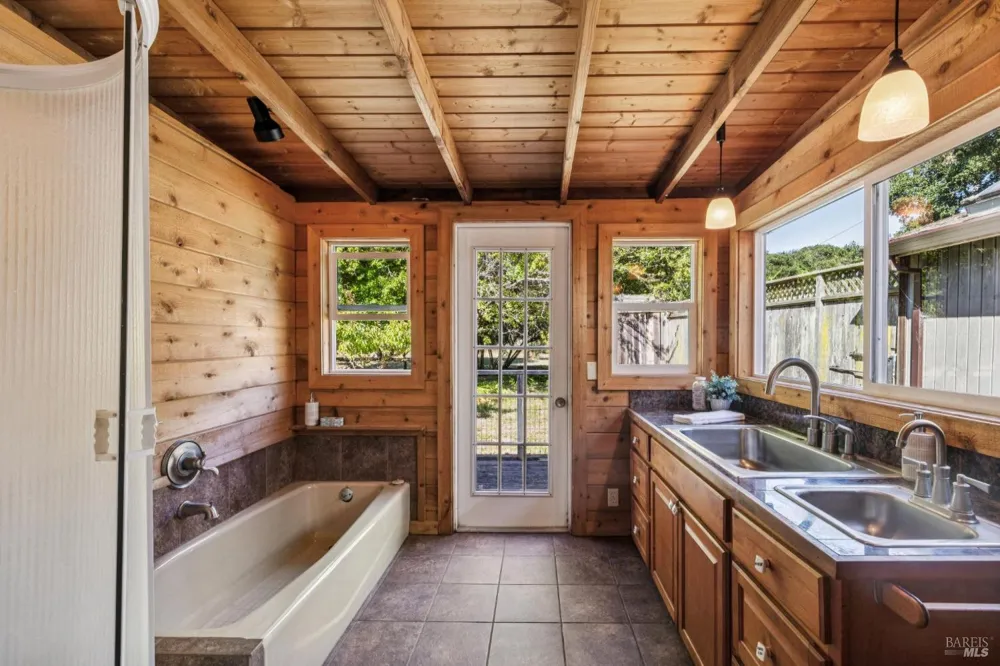 5 Lauff Ranch Road Bolinas, CA 94924