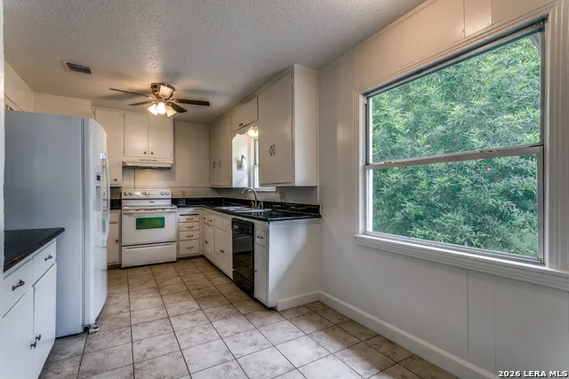 341 TUTTLE RD Terrell Hills, TX 78209