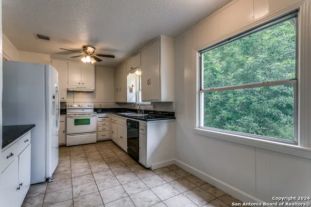 341 TUTTLE RD Terrell Hills, TX 78209