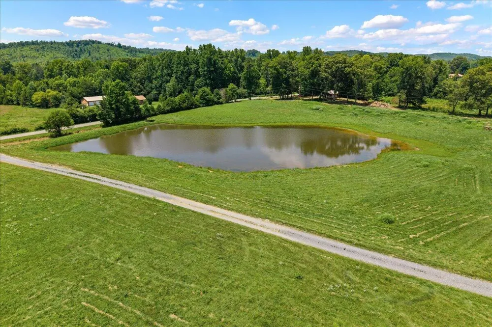 12760 Nopone Valley Road Decatur, TN 37322