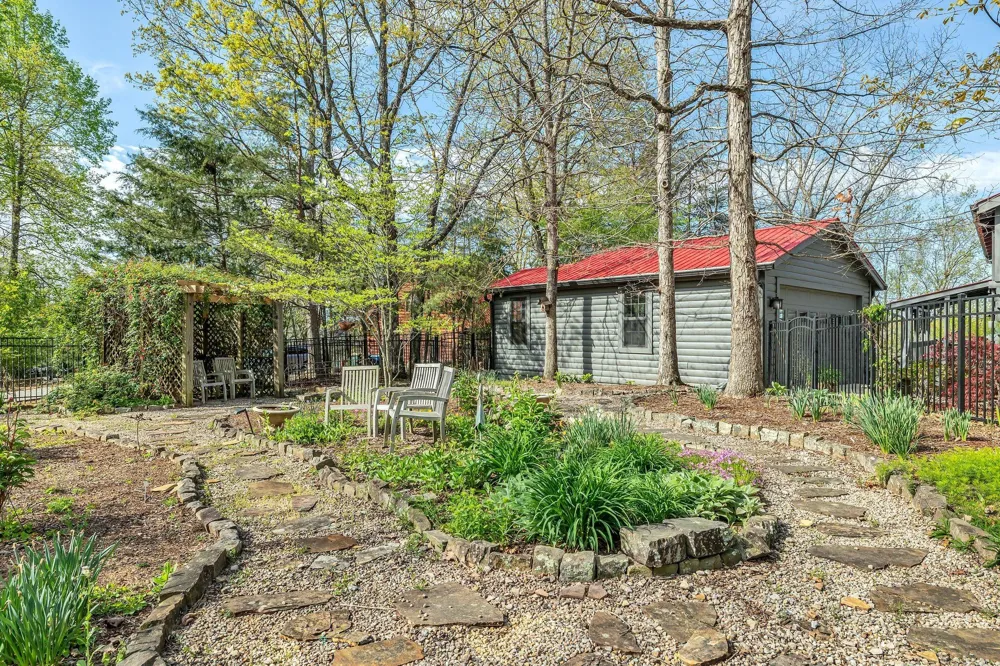 1841 Laurel Lake Drive Monteagle, TN 37356