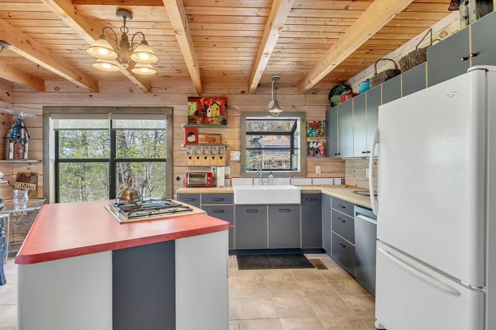 1841 Laurel Lake Drive Monteagle, TN 37356