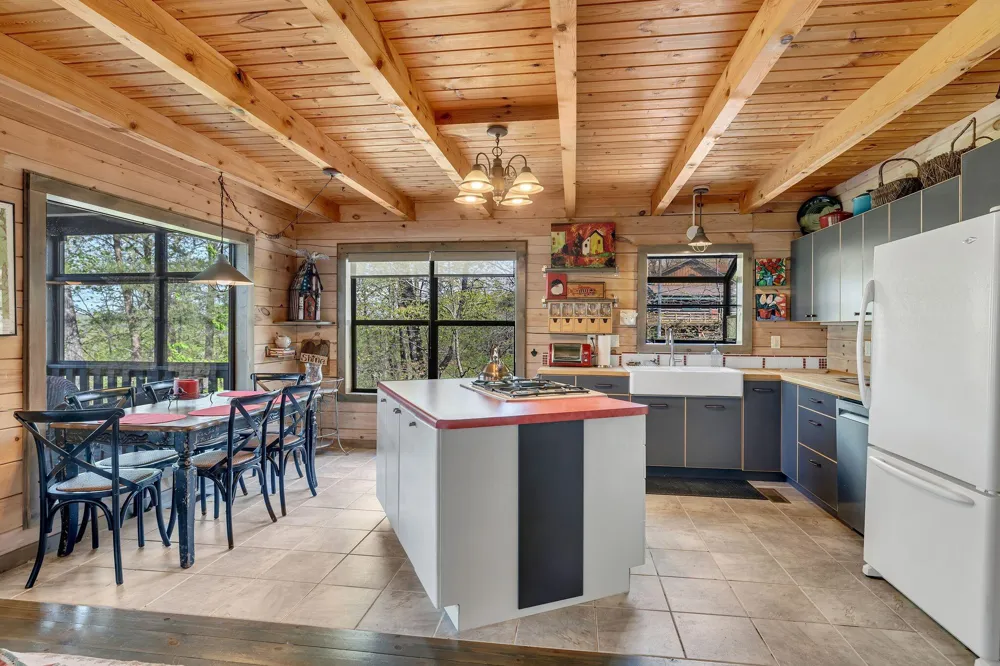 1841 Laurel Lake Drive Monteagle, TN 37356