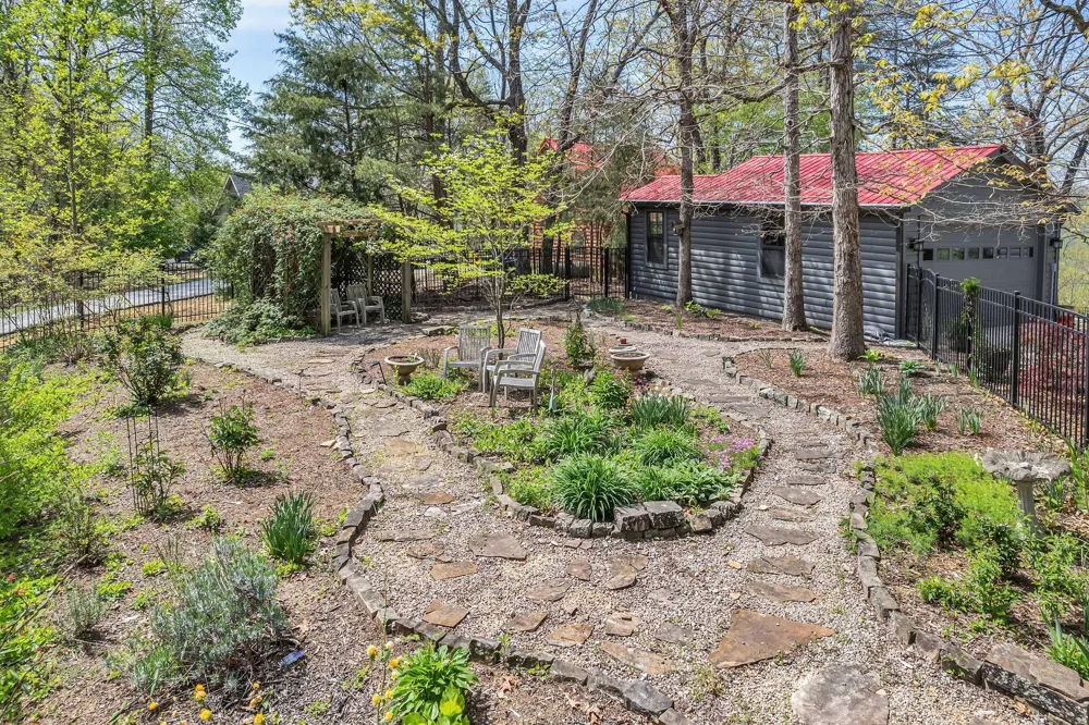 1841 Laurel Lake Drive Monteagle, TN 37356
