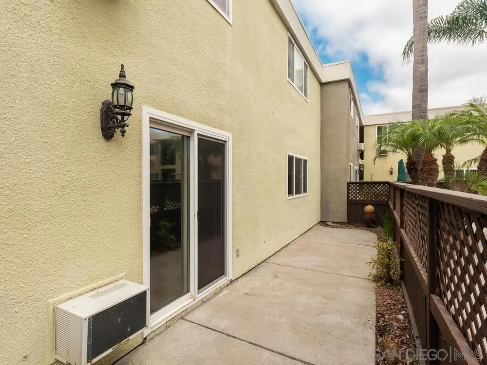 6666 Beadnell Way #6 San Diego, CA 92117