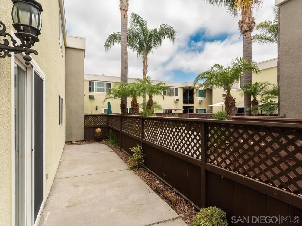 6666 Beadnell Way #6 San Diego, CA 92117