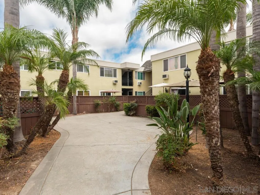 6666 Beadnell Way #6 San Diego, CA 92117