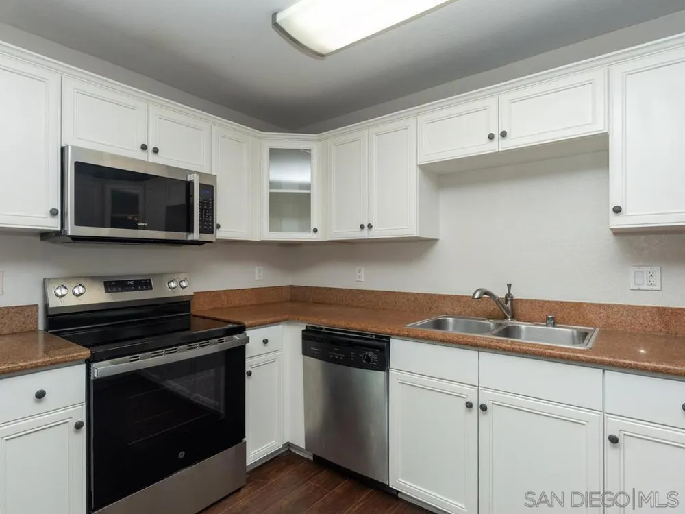 6666 Beadnell Way #6 San Diego, CA 92117
