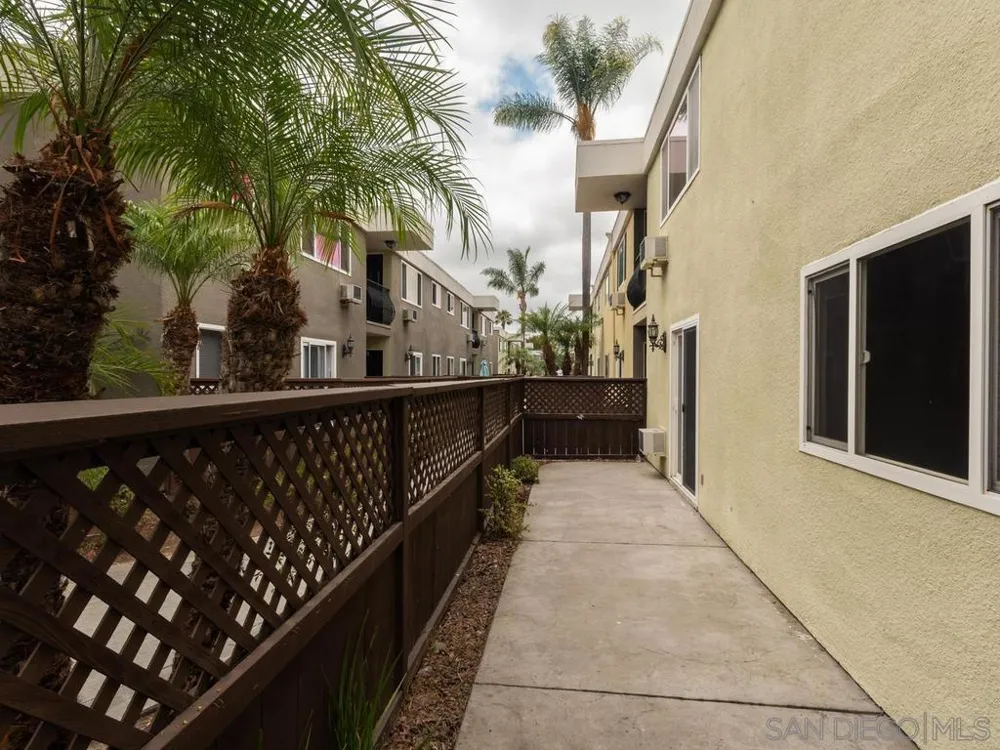 6666 Beadnell Way #6 San Diego, CA 92117