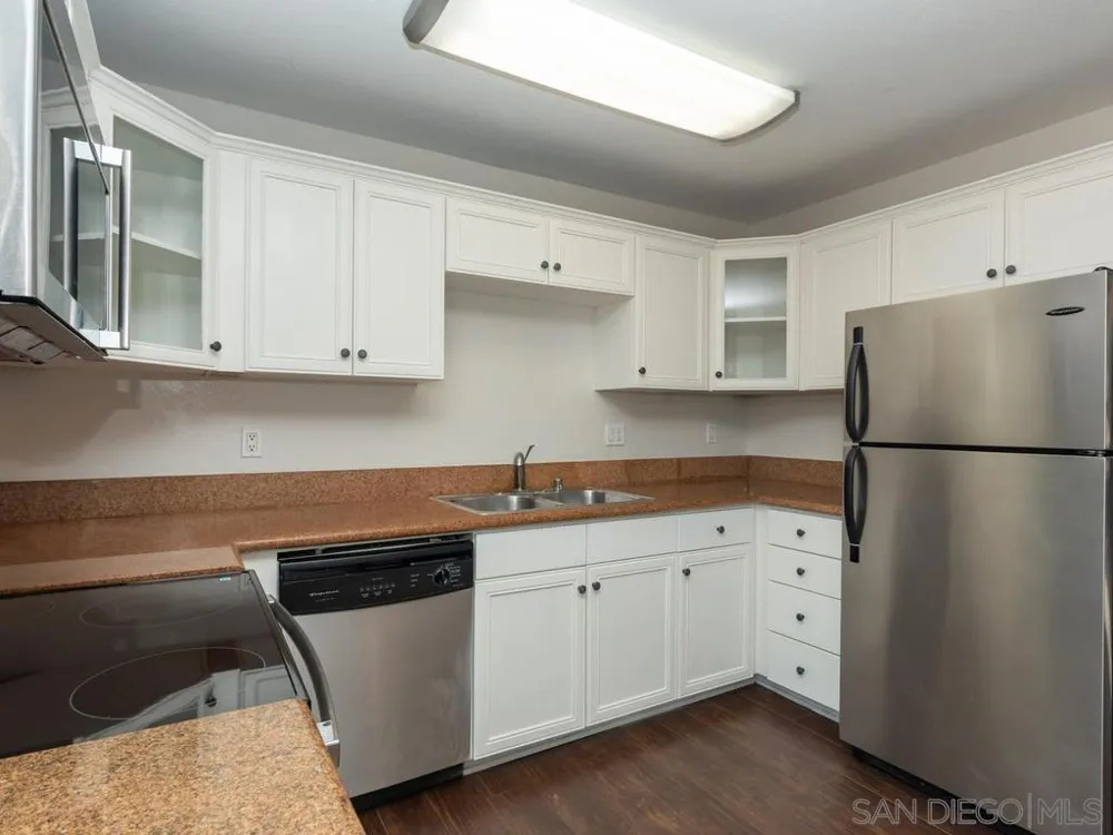 6666 Beadnell Way #6 San Diego, CA 92117