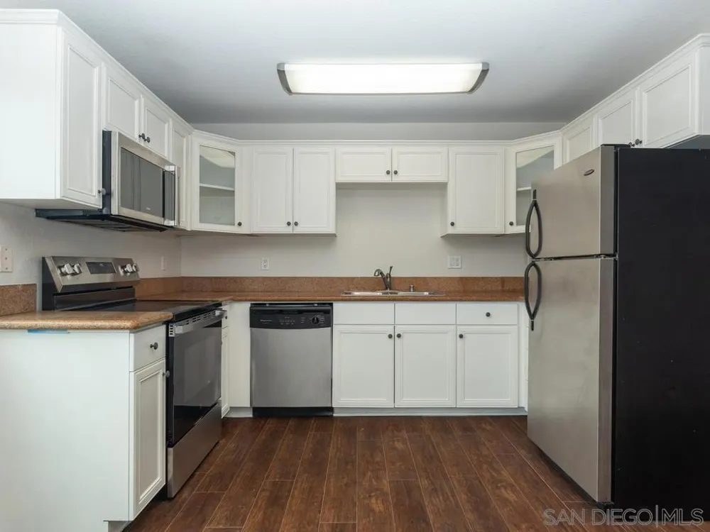 6666 Beadnell Way #6 San Diego, CA 92117