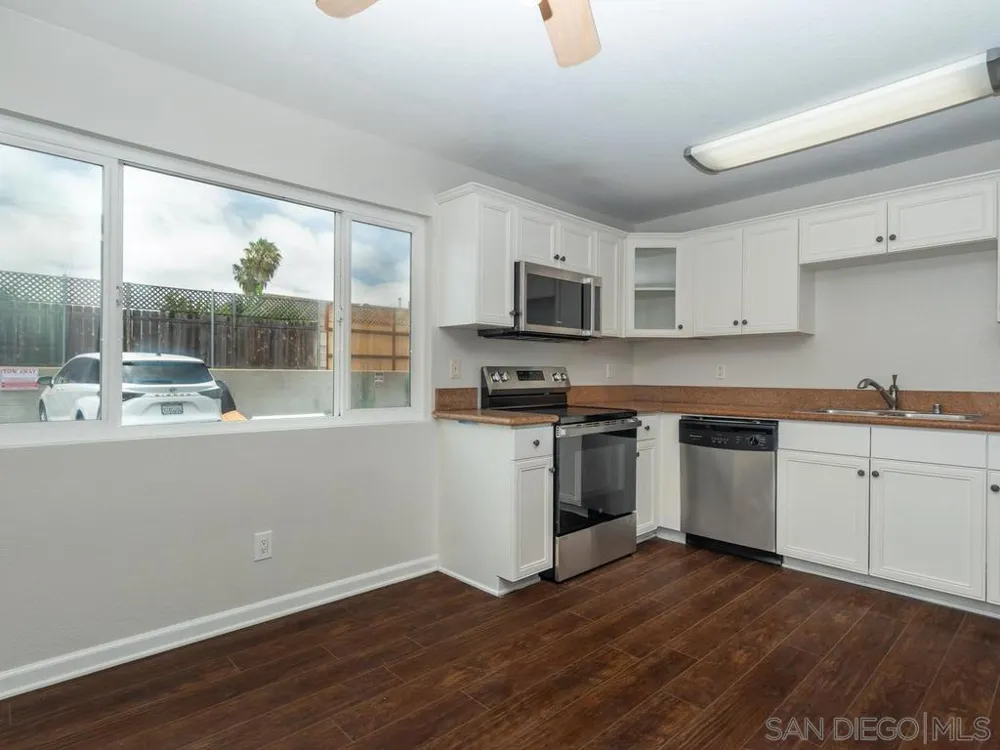 6666 Beadnell Way #6 San Diego, CA 92117