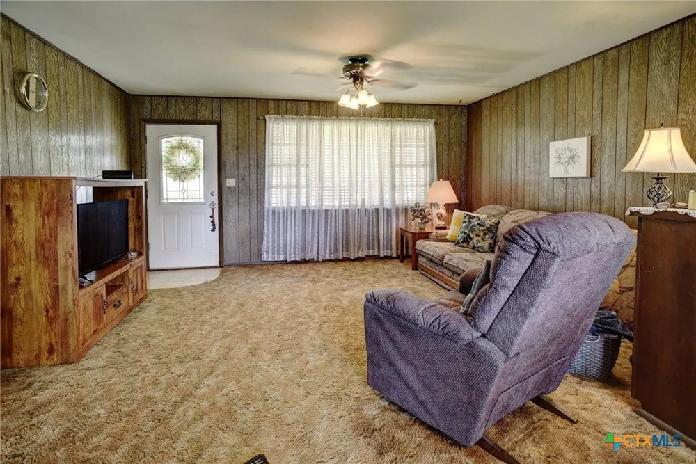 2179 US Highway 90a Shiner, TX 77984