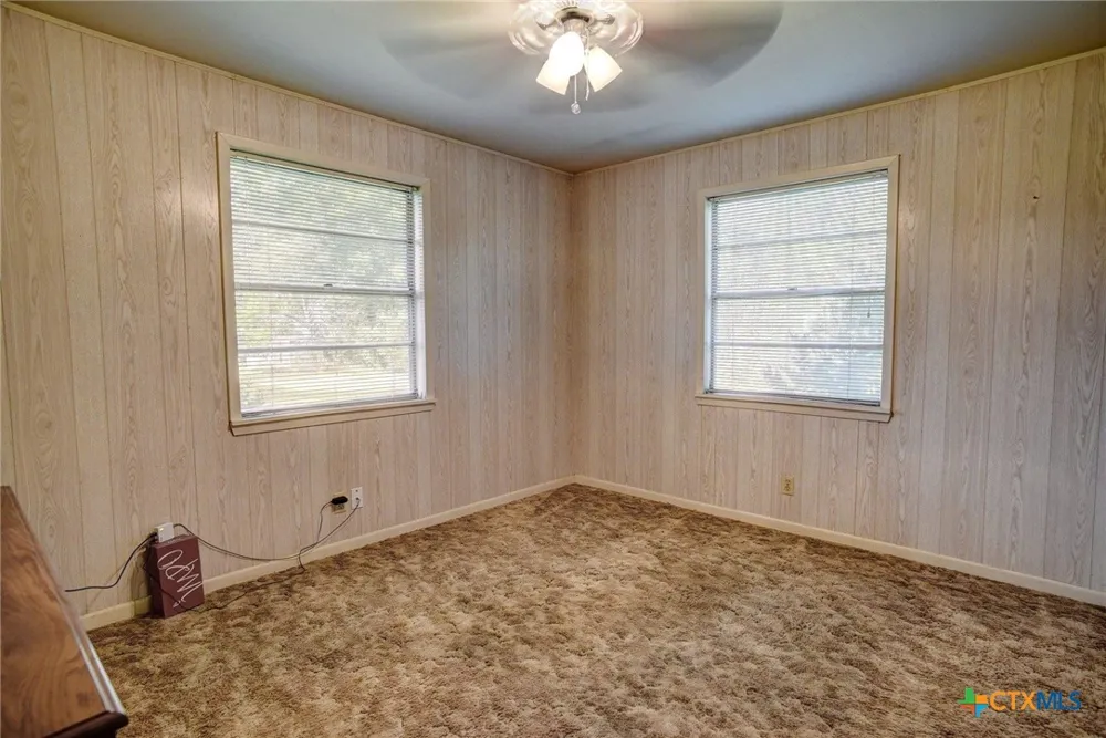 2179 US Highway 90a Shiner, TX 77984