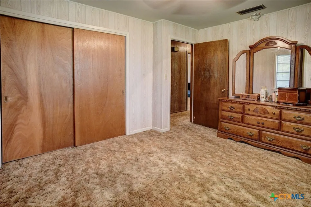 2179 US Highway 90a Shiner, TX 77984