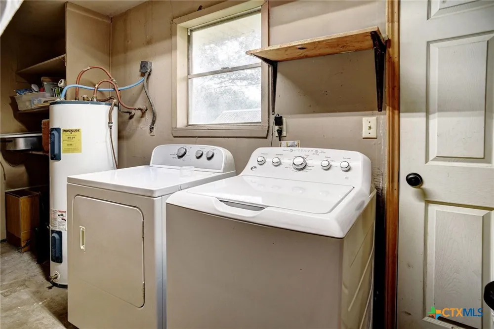2179 US Highway 90a Shiner, TX 77984