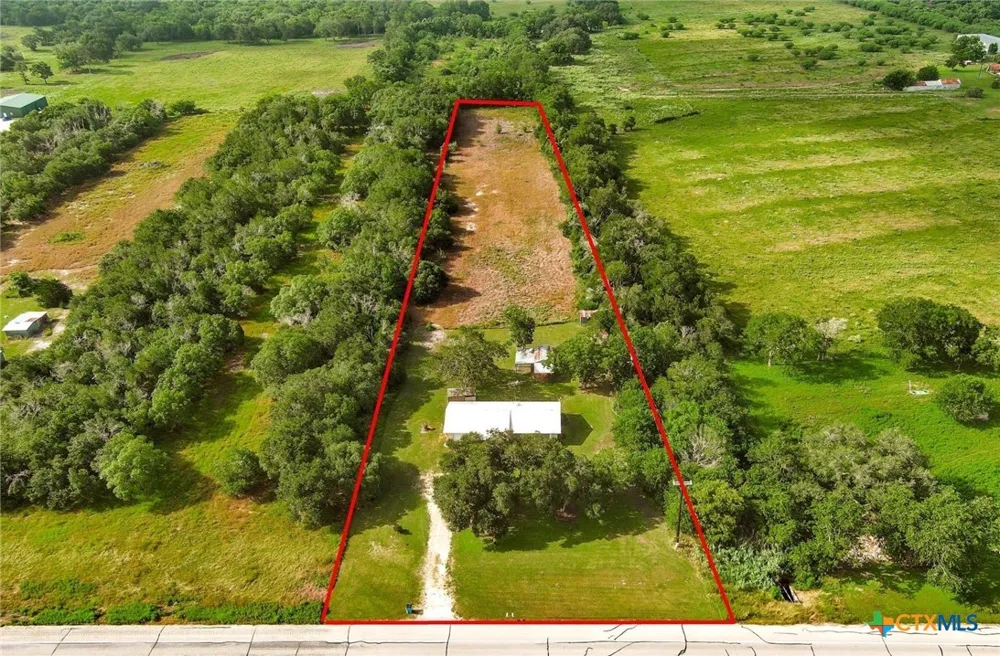 2179 US Highway 90a Shiner, TX 77984