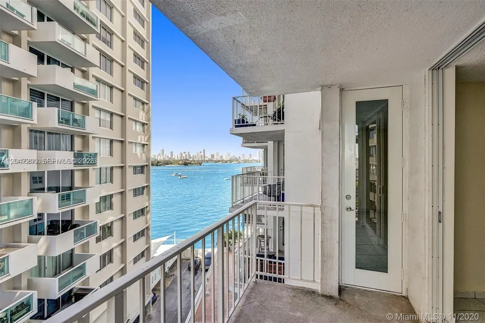 1228 West Ave #613 Miami Beach, FL 33139