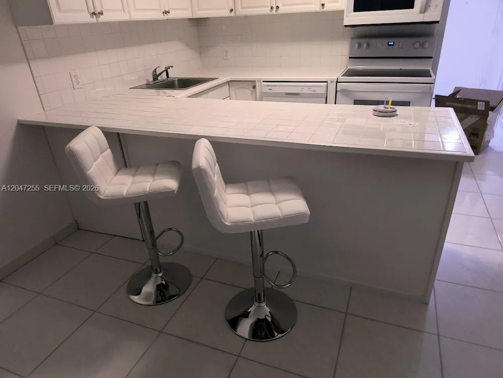 1228 West Ave #613 Miami Beach, FL 33139
